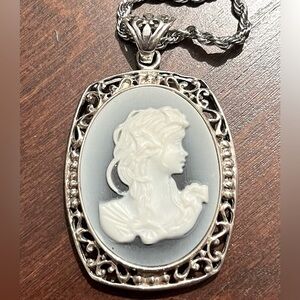 Vintage 925 silver cameo pendant necklace